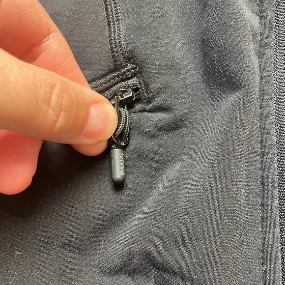 Ivivva  long sleeve zip front jacket, size 10 - Picture 4 of 9
